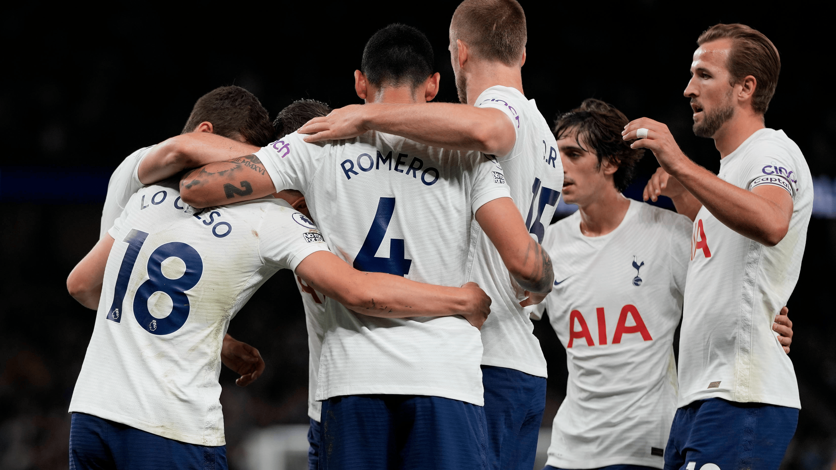 包含欧洲联赛热身赛举行队伍战绩大胜的词条