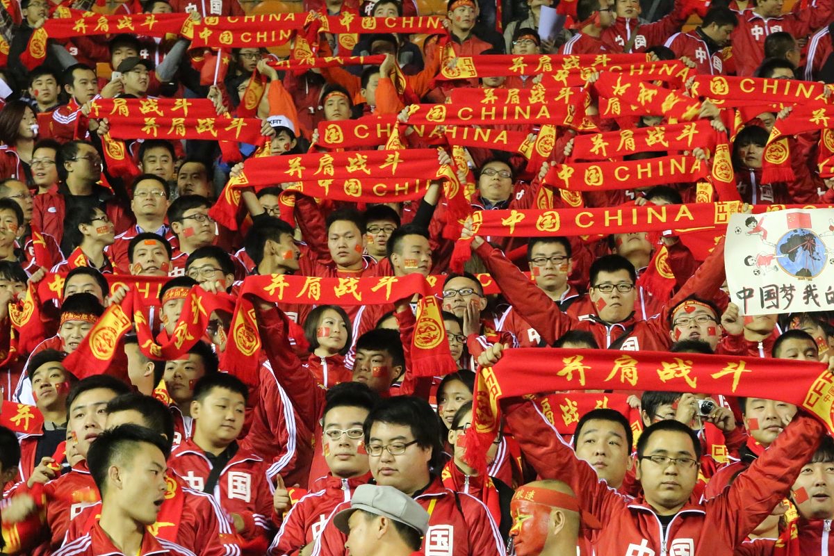 足球对决即将开启，球员们将全力以赴拼搏的简单介绍