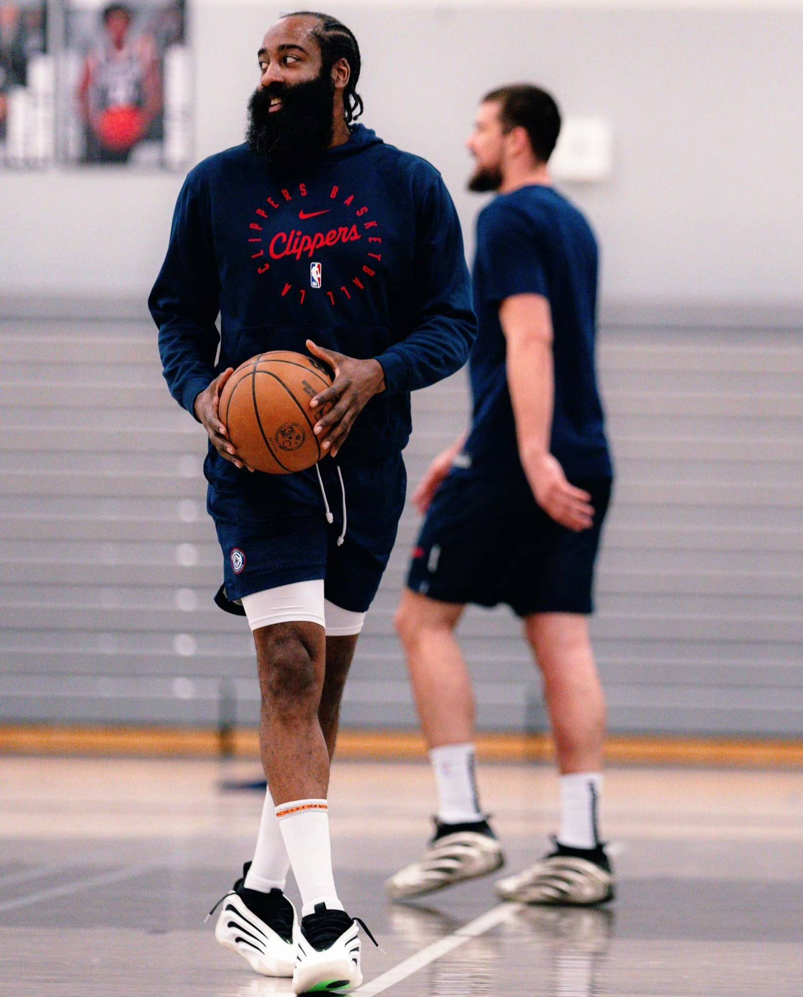 包含快船球员集中训练,准备为新赛季助球队一飞冲天的词条 包含快船球员集中训练,准备为新赛季助球队一飞冲天的词条