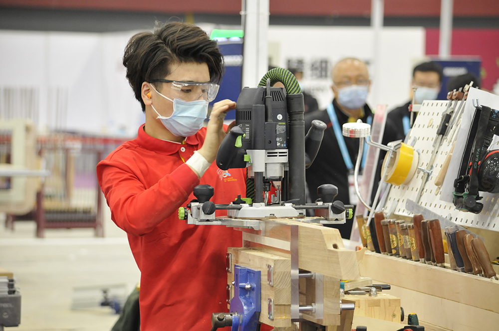 包含昆虫采集比赛选手快速捕捉目标,展现操作技能的词条 包含昆虫采集比赛选手快速捕捉目标,展现操作技能的词条