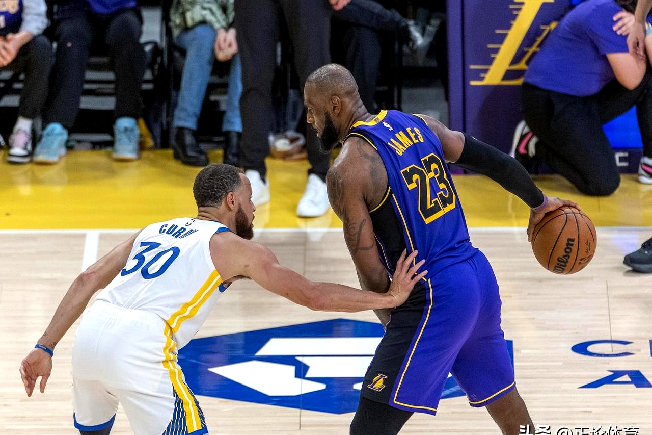 开云体育平台APP-关于火箭碾压湖人，约基奇刷新纪录的信息